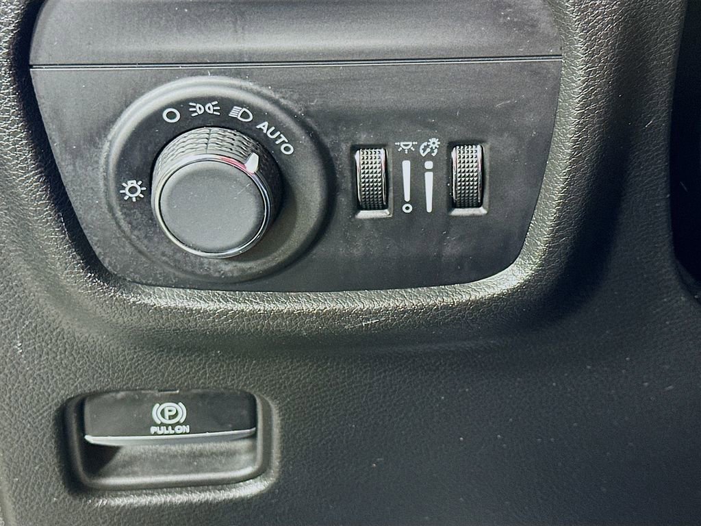 Used 2024 Jeep Grand Cherokee L Laredo image 22