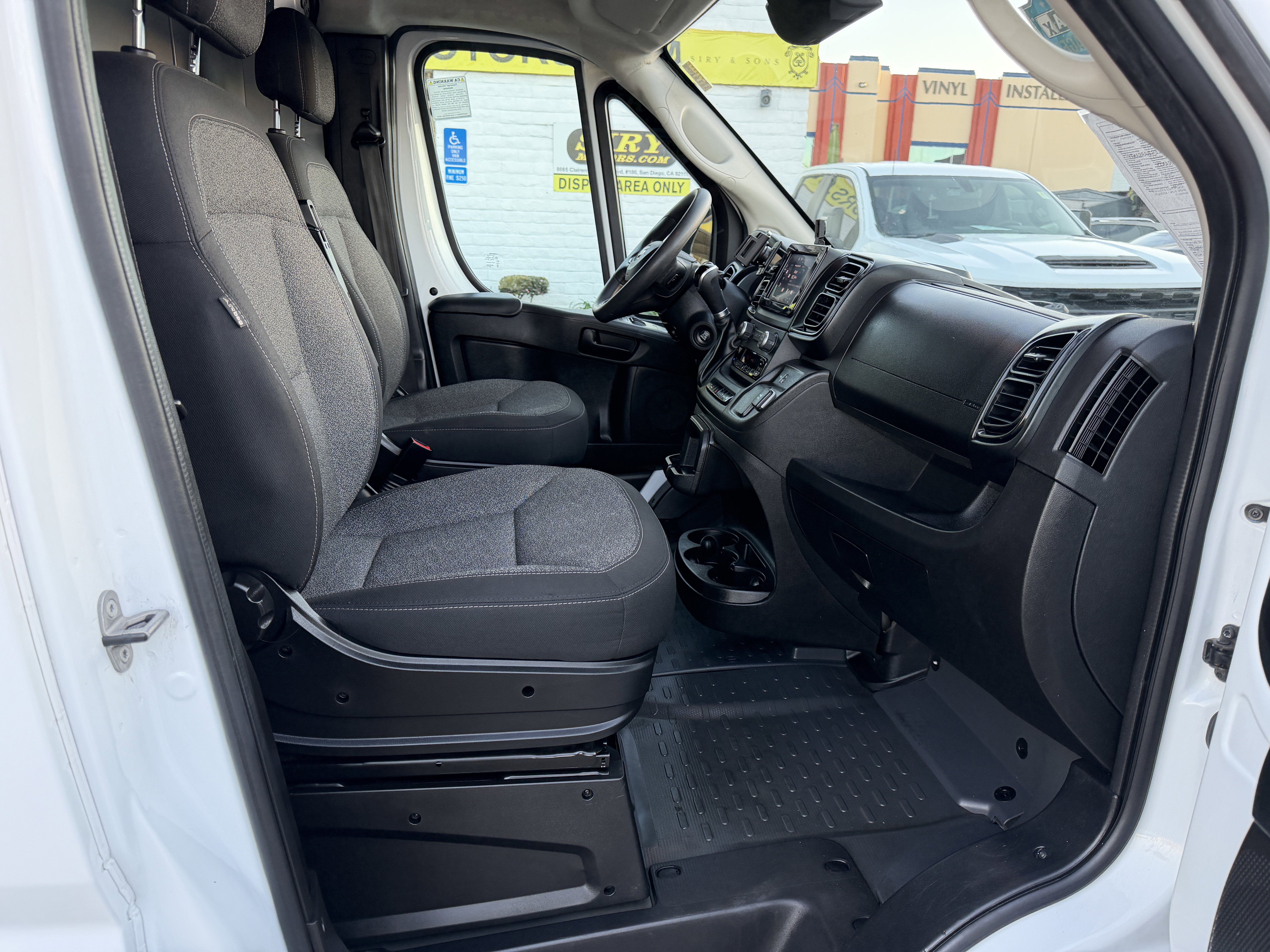 Used 2023 RAM ProMaster 2500 FWD image 13