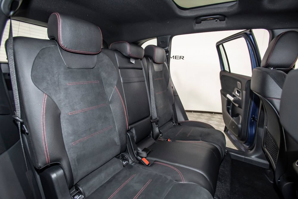 Used 2025 Mercedes-Benz GLB 35 AMG 4MATIC image 15