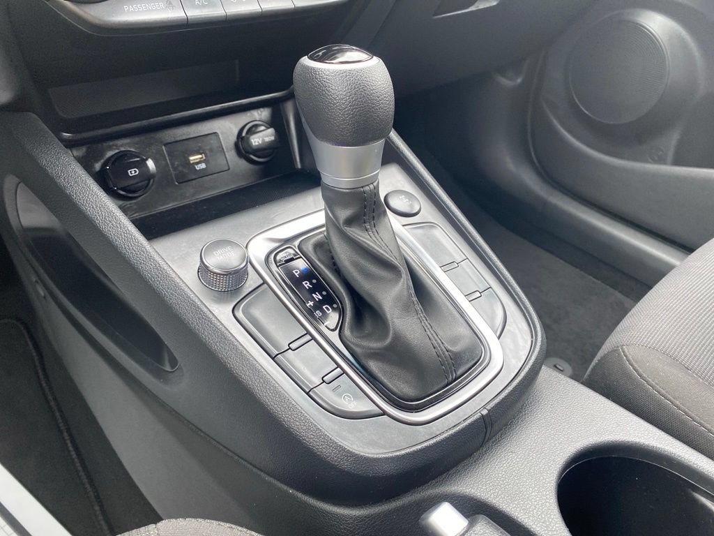 Certified 2023 Hyundai Kona SEL AWD/4WD image 19