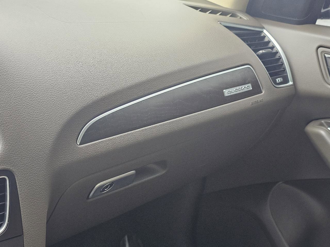 Used 2017 Audi Q5 2.0T Premium image 33