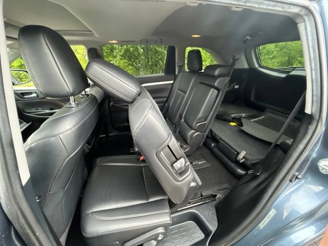 Used 2019 Toyota Highlander XLE AWD/4WD image 29