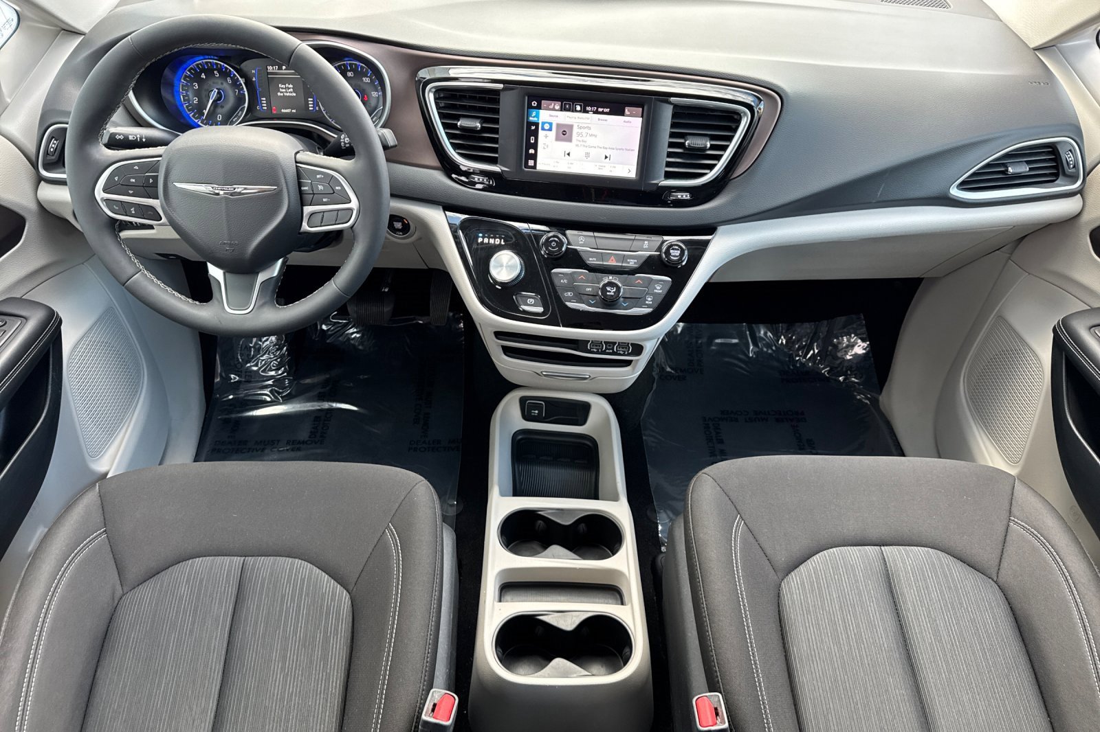 Used 2024 Chrysler Voyager LX image 14