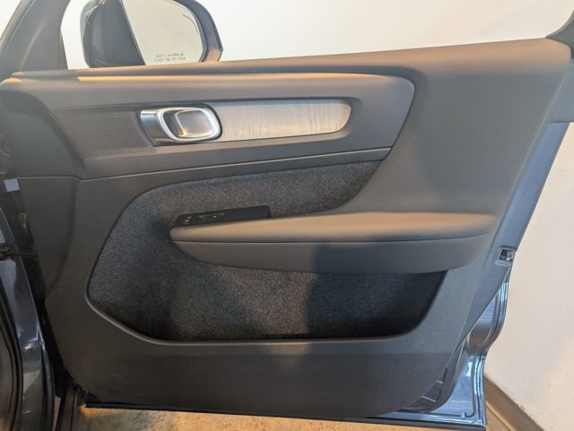 Used 2026 Volvo XC40 B5 Core w/ Climate Package image 29