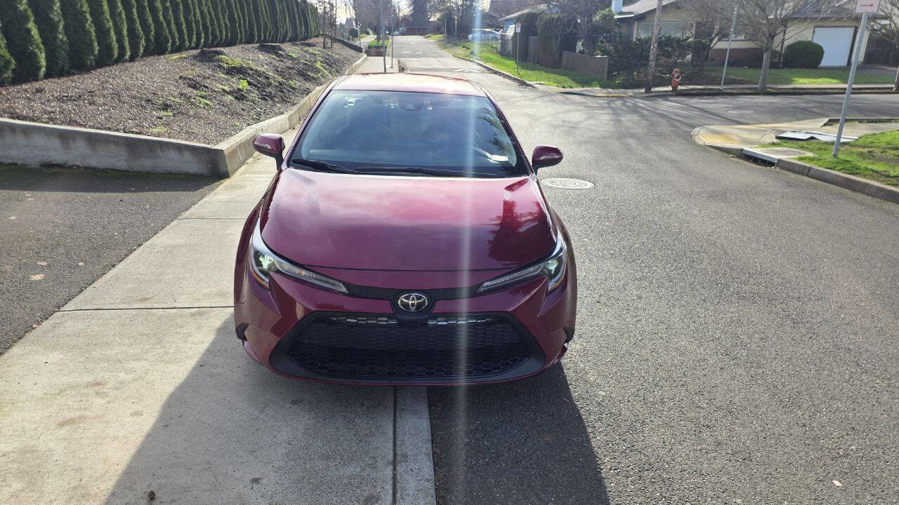 Used 2022 Toyota Corolla LE image 2