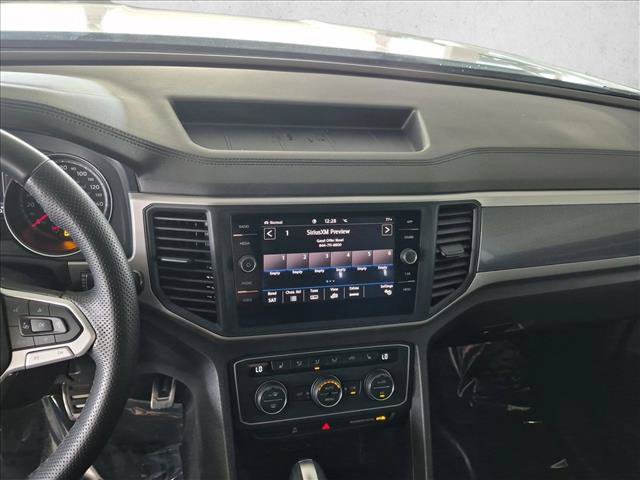 Used 2020 Volkswagen Atlas Cross Sport SE w/ Panoramic Sunroof Package AWD/4WD image 15