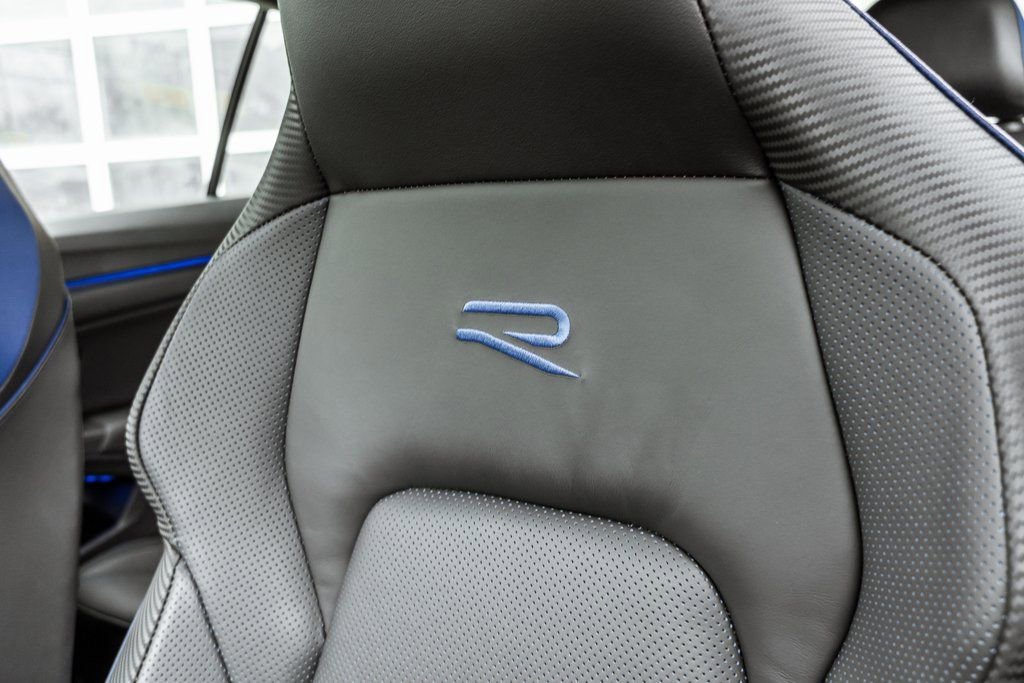 Used 2024 Volkswagen Golf R image 8
