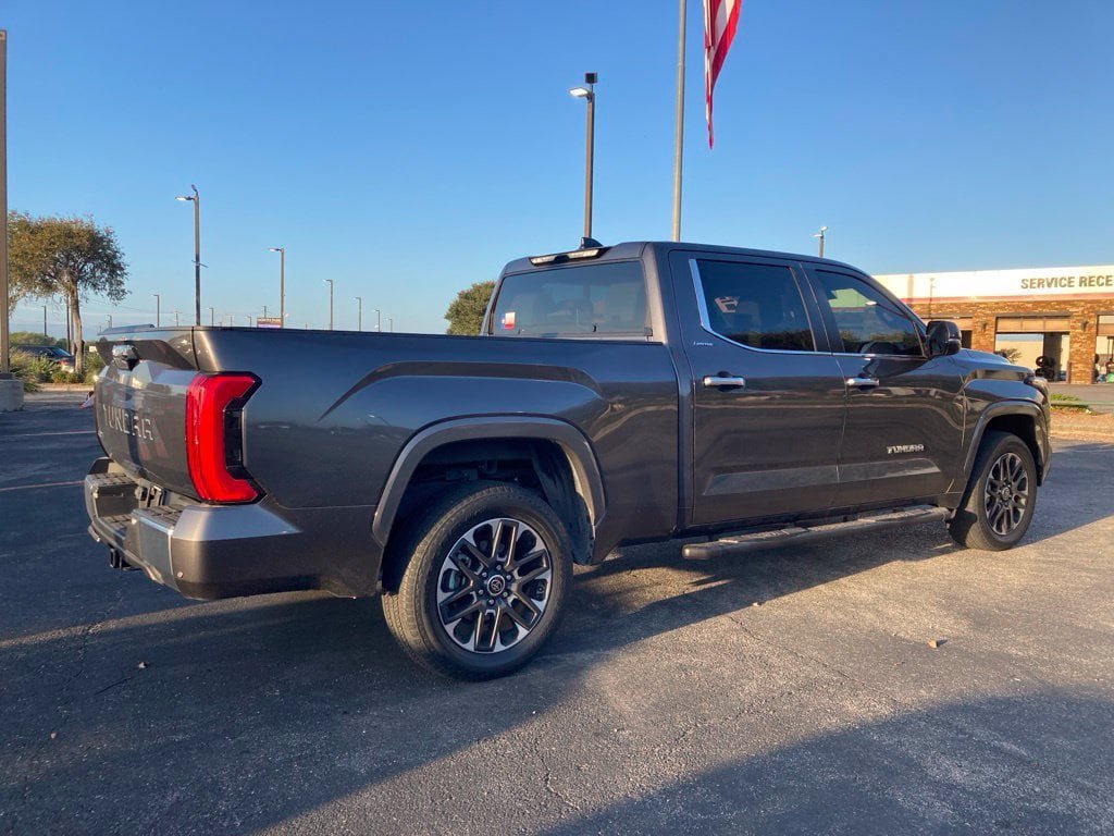 Used 2024 Toyota Tundra Limited w/ Power Package AWD/4WD image 4