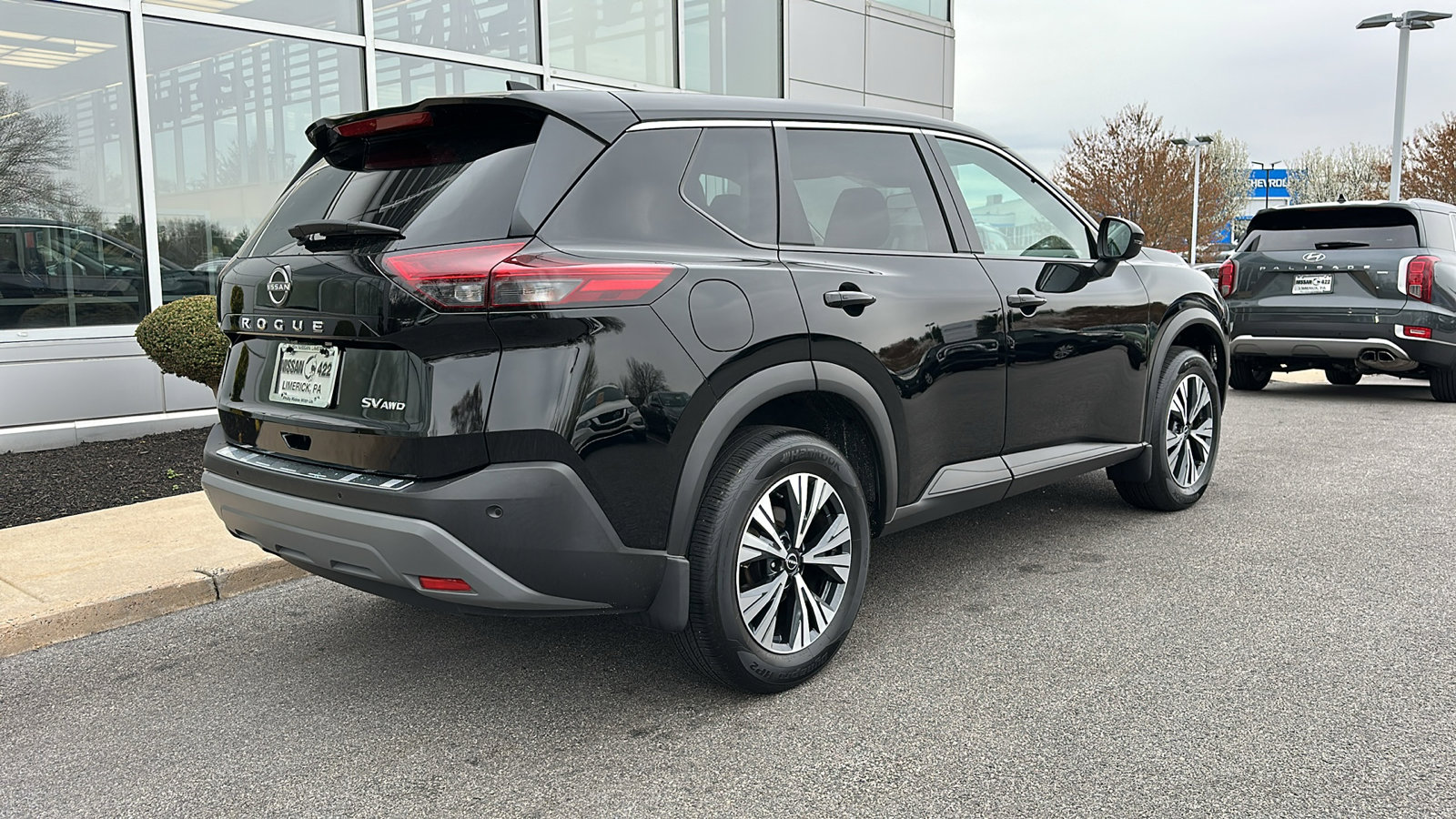 Certified 2022 Nissan Rogue SV image 7