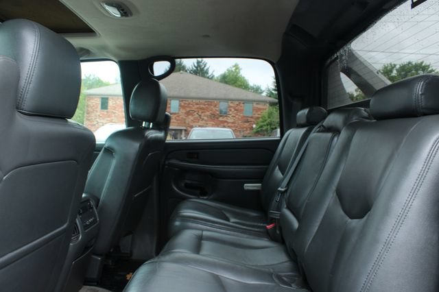 Used 2003 Chevrolet Avalanche 4x4 w/ Suspension Package, Off-Road image 27