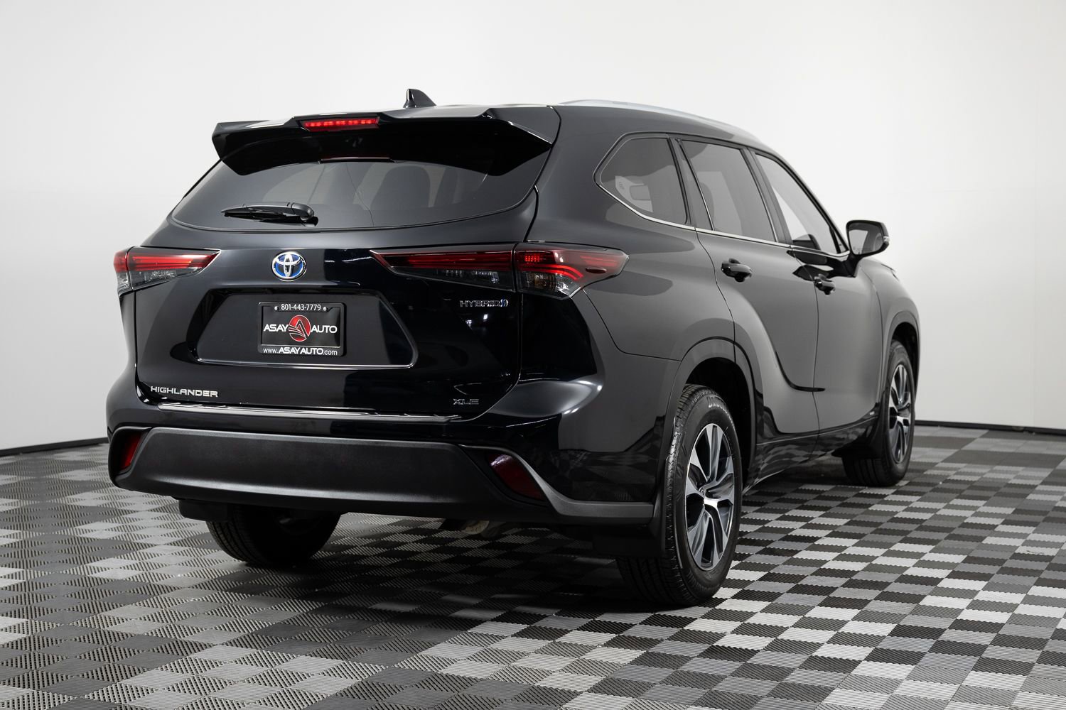 Used 2024 Toyota Highlander XLE image 7