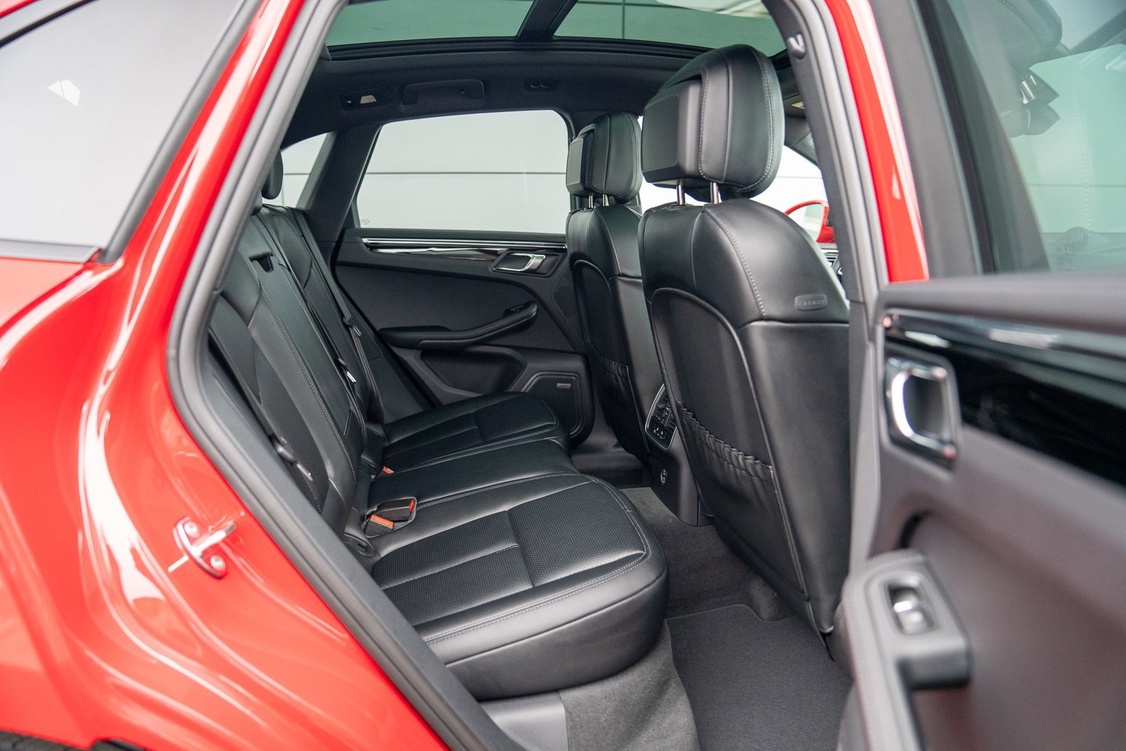 New 2026 Porsche Macan S image 25