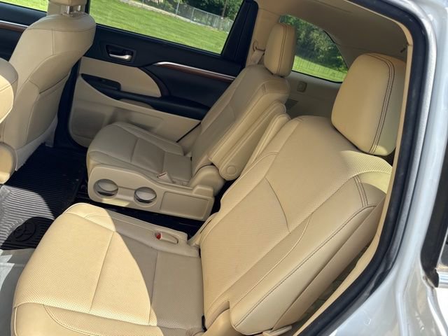 Used 2017 Toyota Highlander Limited AWD/4WD image 10
