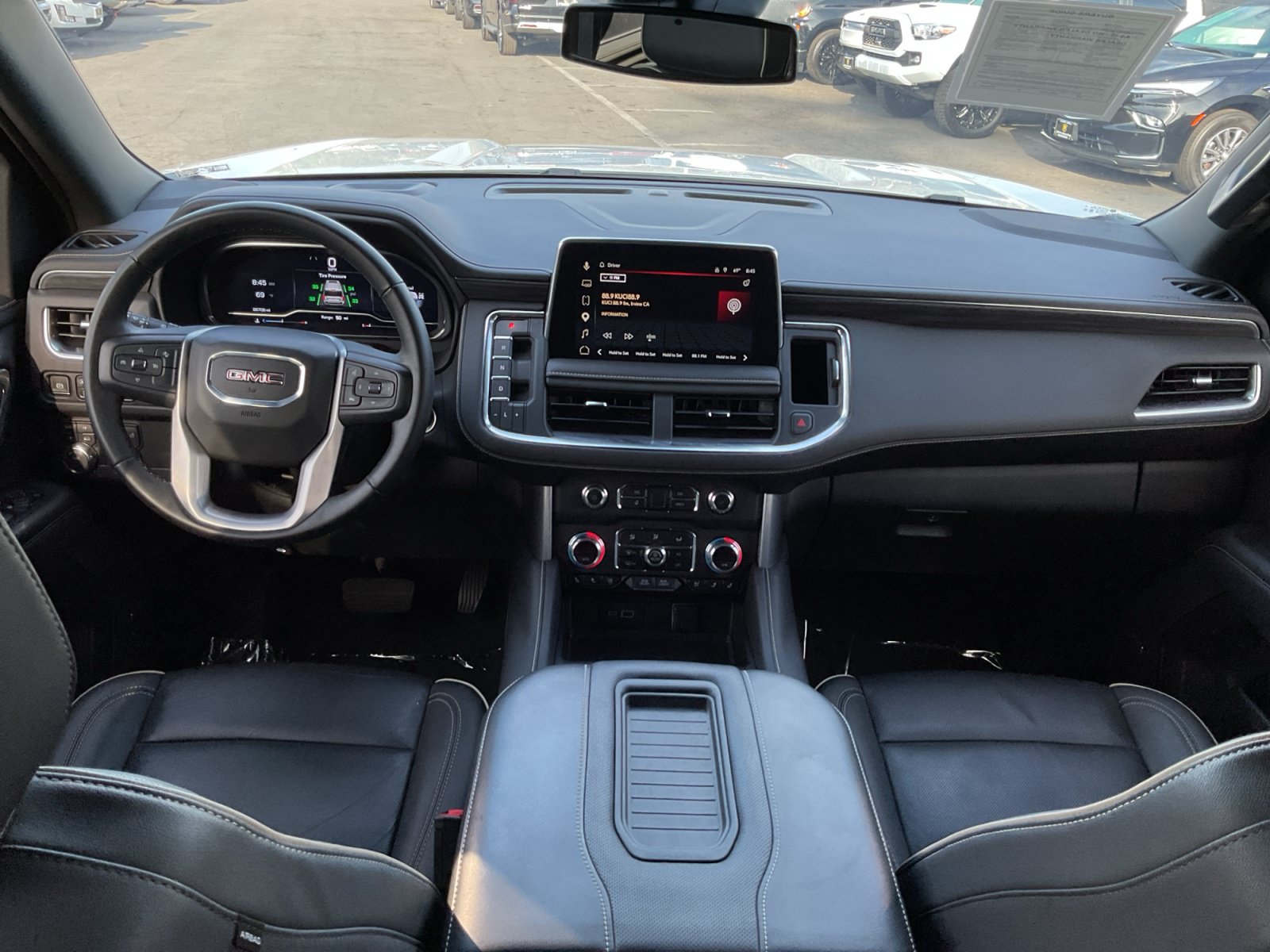 Used 2024 GMC Yukon XL SLT AWD/4WD image 17