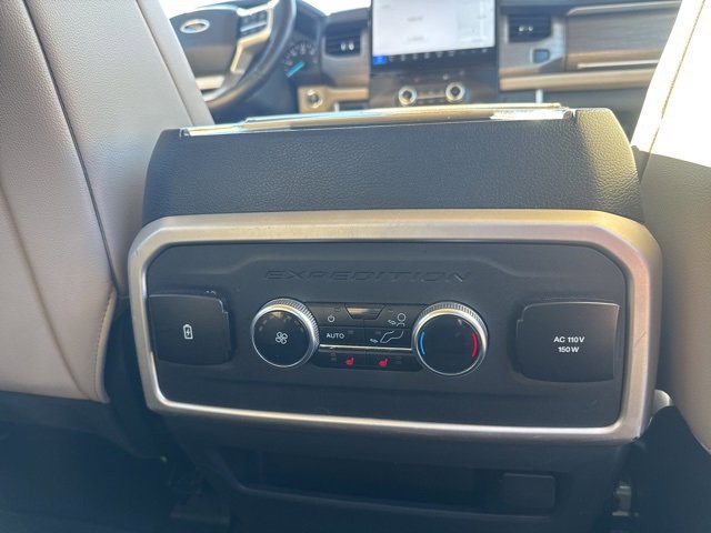 Used 2023 Ford Expedition Limited image 12