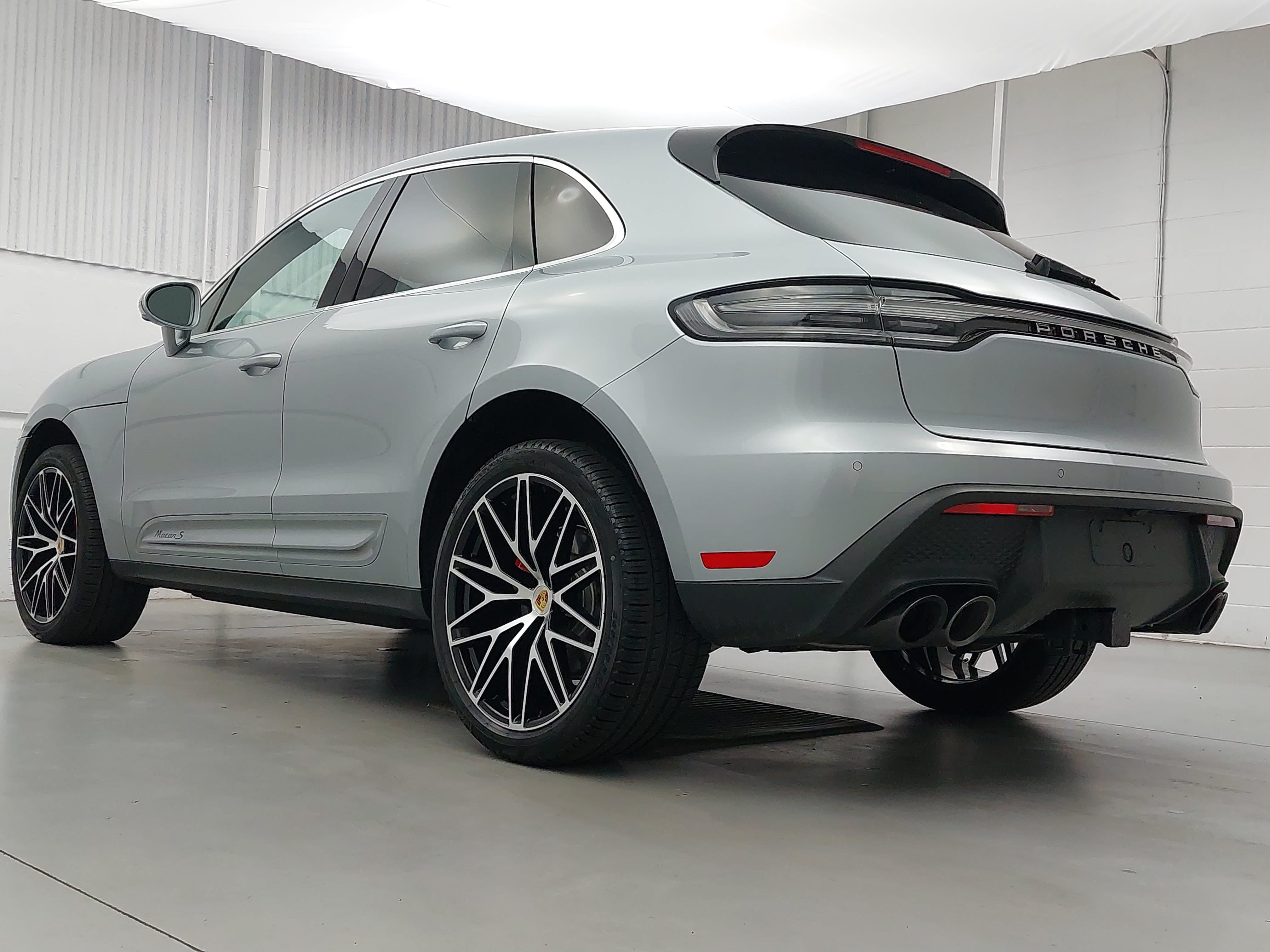 Certified 2026 Porsche Macan S AWD/4WD image 3