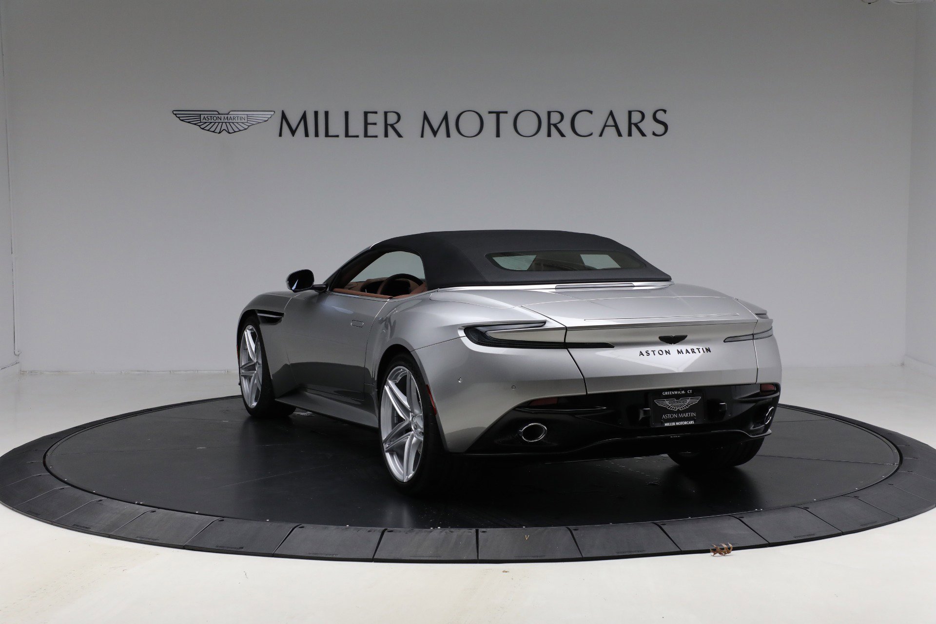 New 2026 Aston Martin DB12 Volante image 17