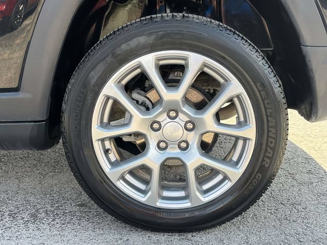 Used 2023 Jeep Compass Latitude AWD/4WD image 11