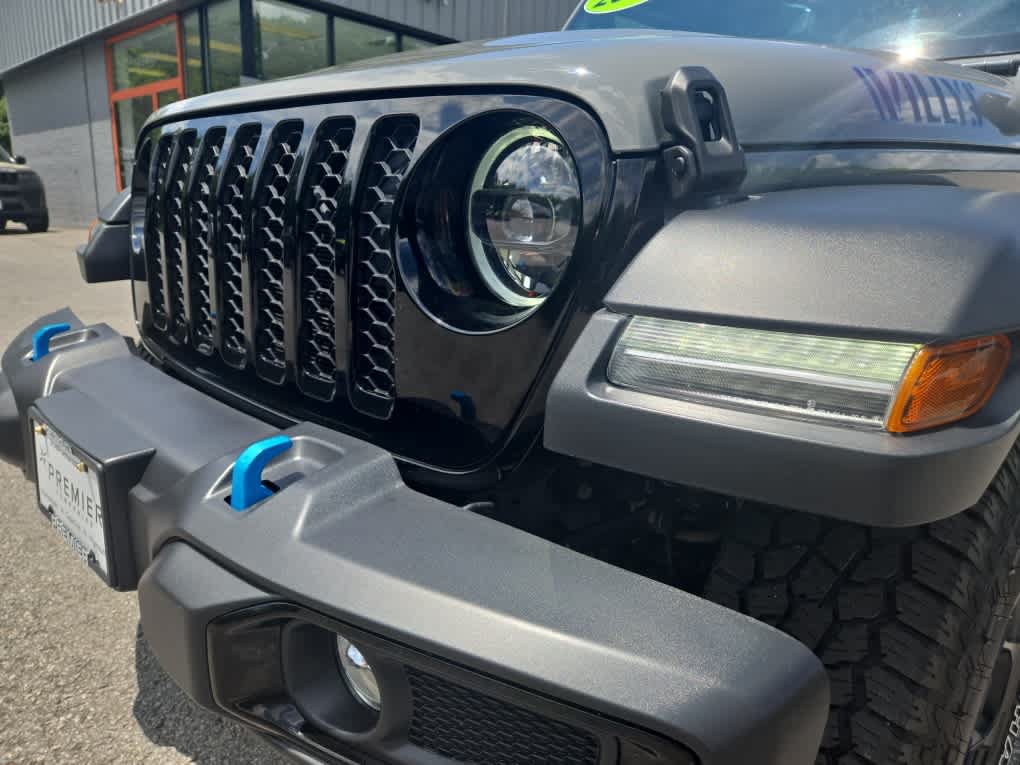 Used 2023 Jeep Wrangler Unlimited w/ Cold Weather Group AWD/4WD image 9