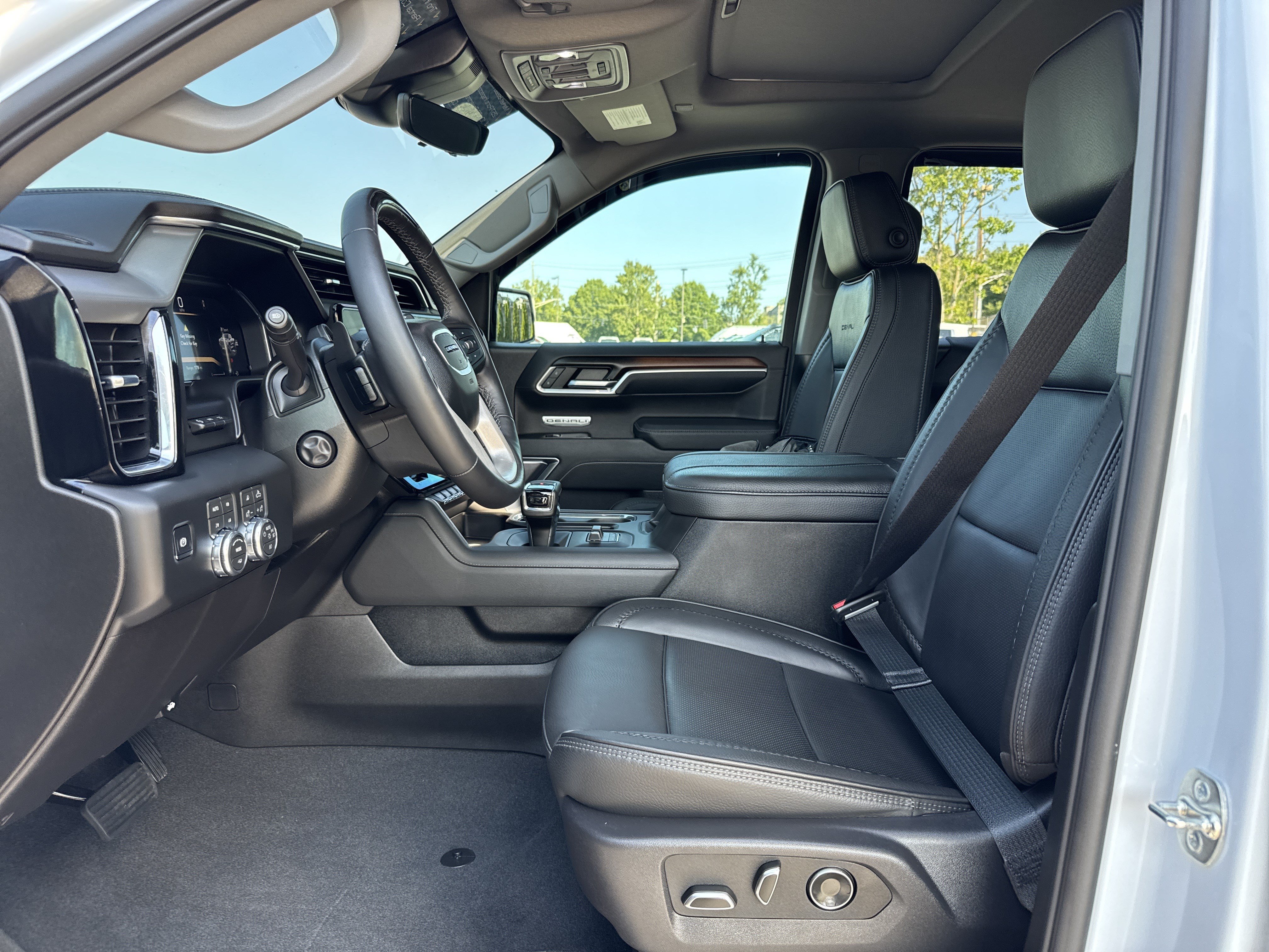 Used 2026 GMC Sierra 1500 Denali AWD/4WD image 17