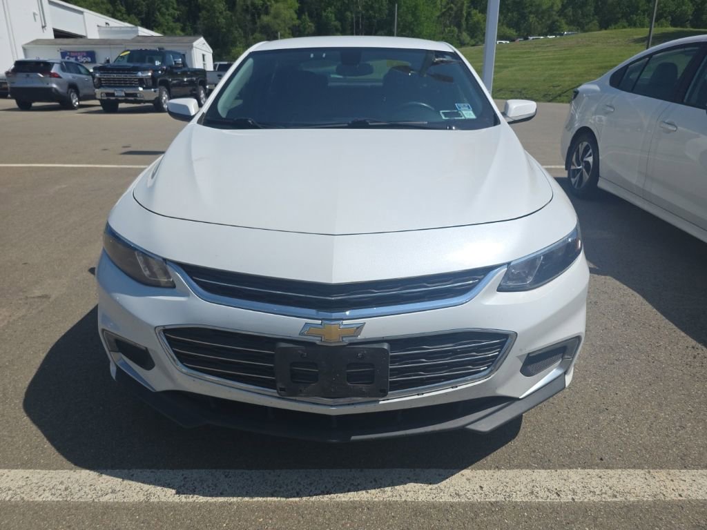 Used 2017 Chevrolet Malibu LT w/ Leather Package FWD image 10