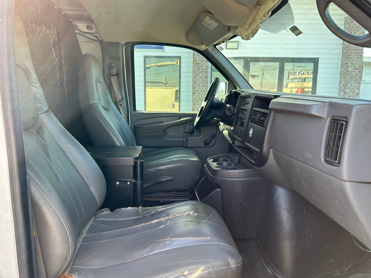 Used 2005 Chevrolet Express 1500 image 19