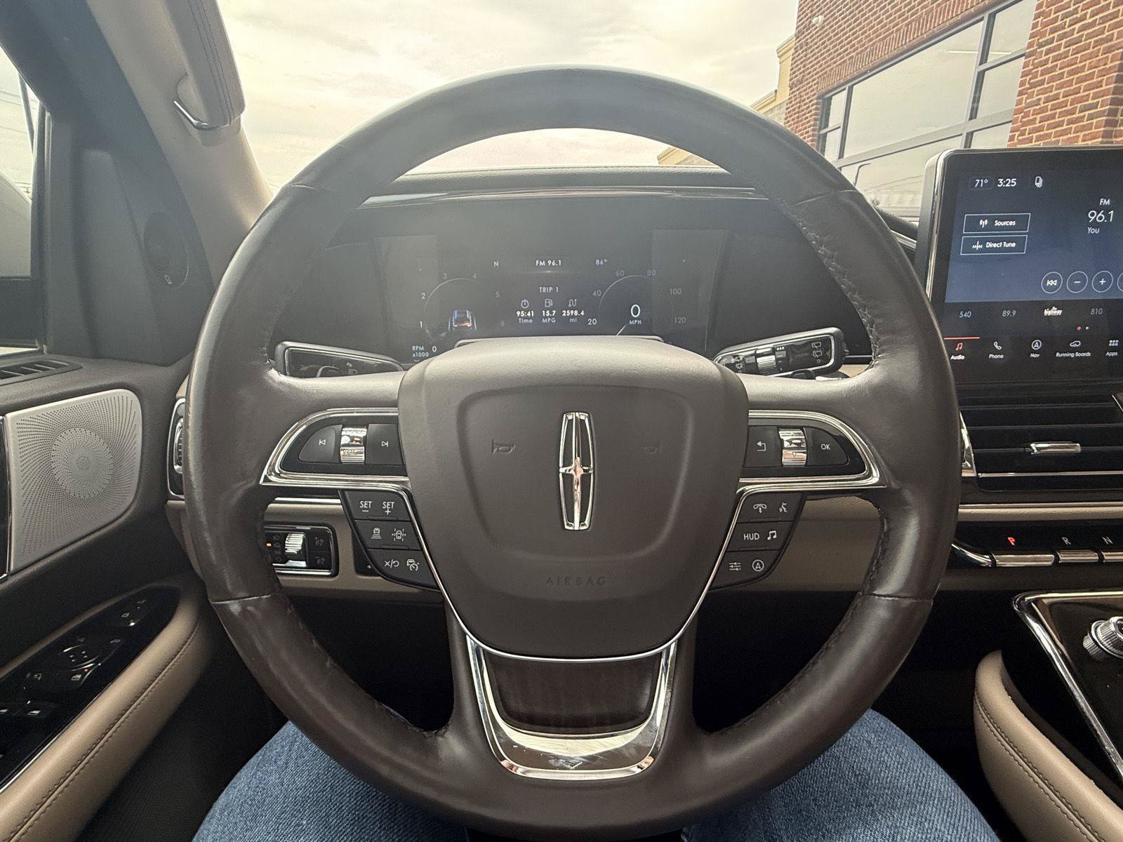 Used 2022 Lincoln Navigator L Reserve RWD image 14