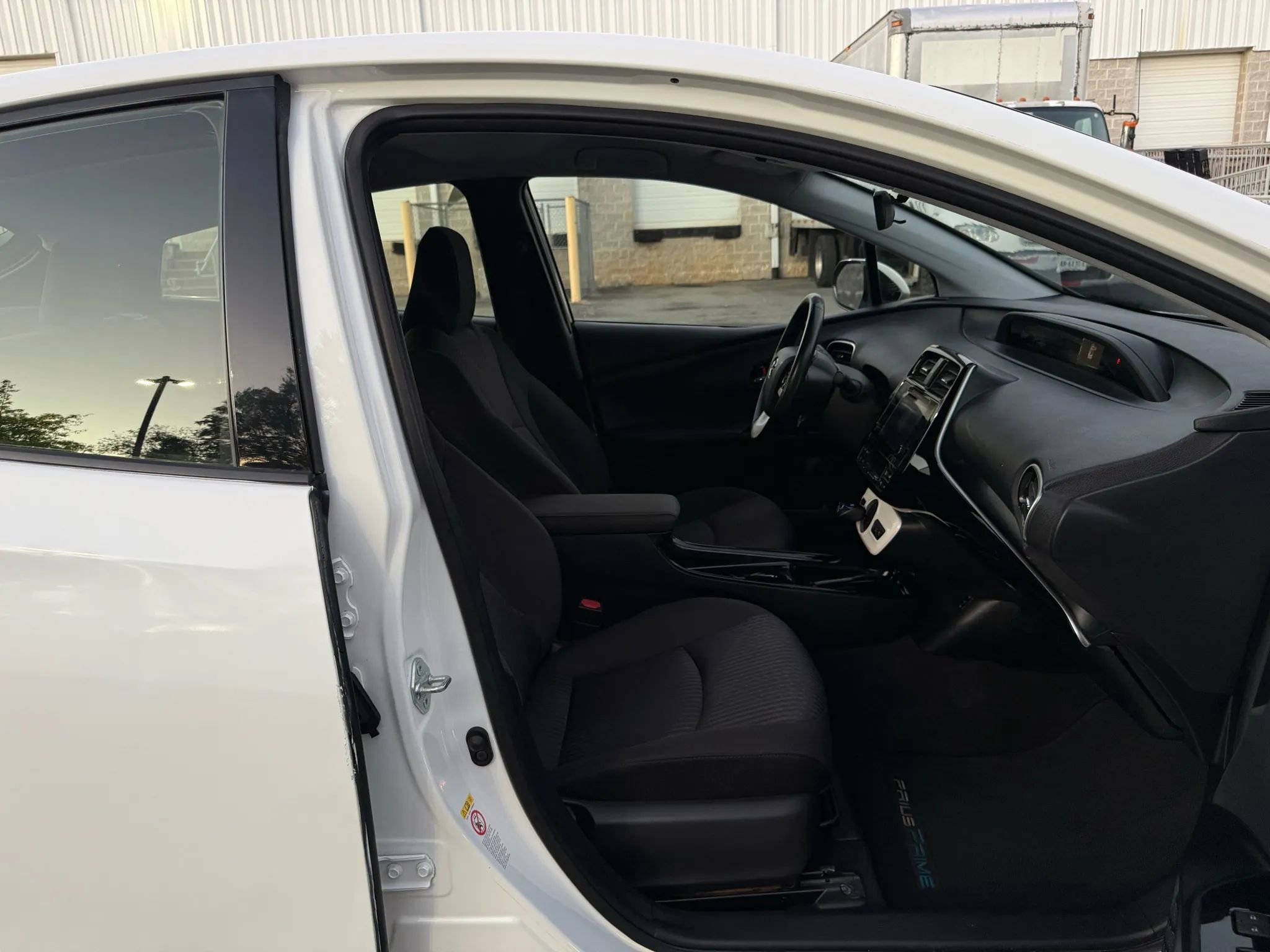 Used 2018 Toyota Prius Prime Plus w/ Carpet Mat Package image 23