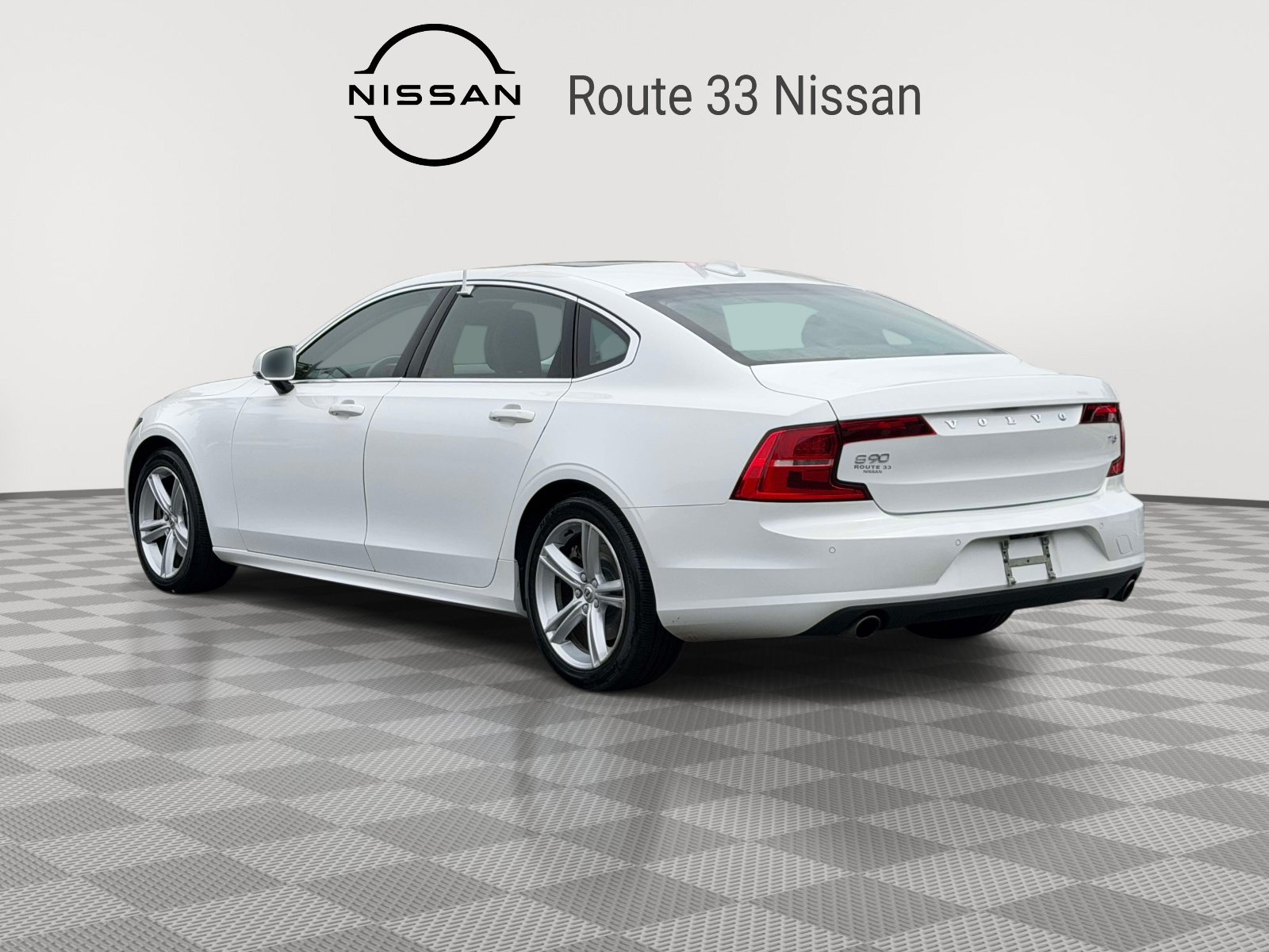Used 2019 Volvo S90 T5 Momentum FWD image 4