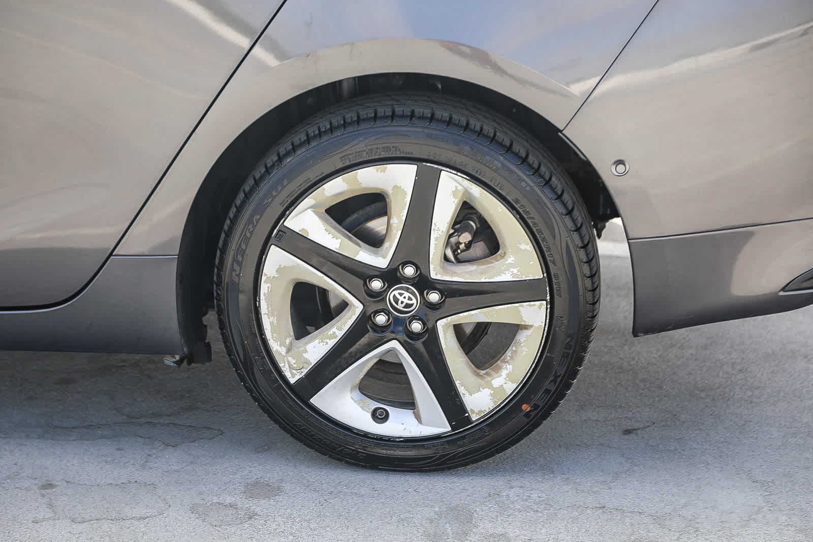 Used 2016 Toyota Prius Four Touring w/ Premium Convenience Package FWD image 11