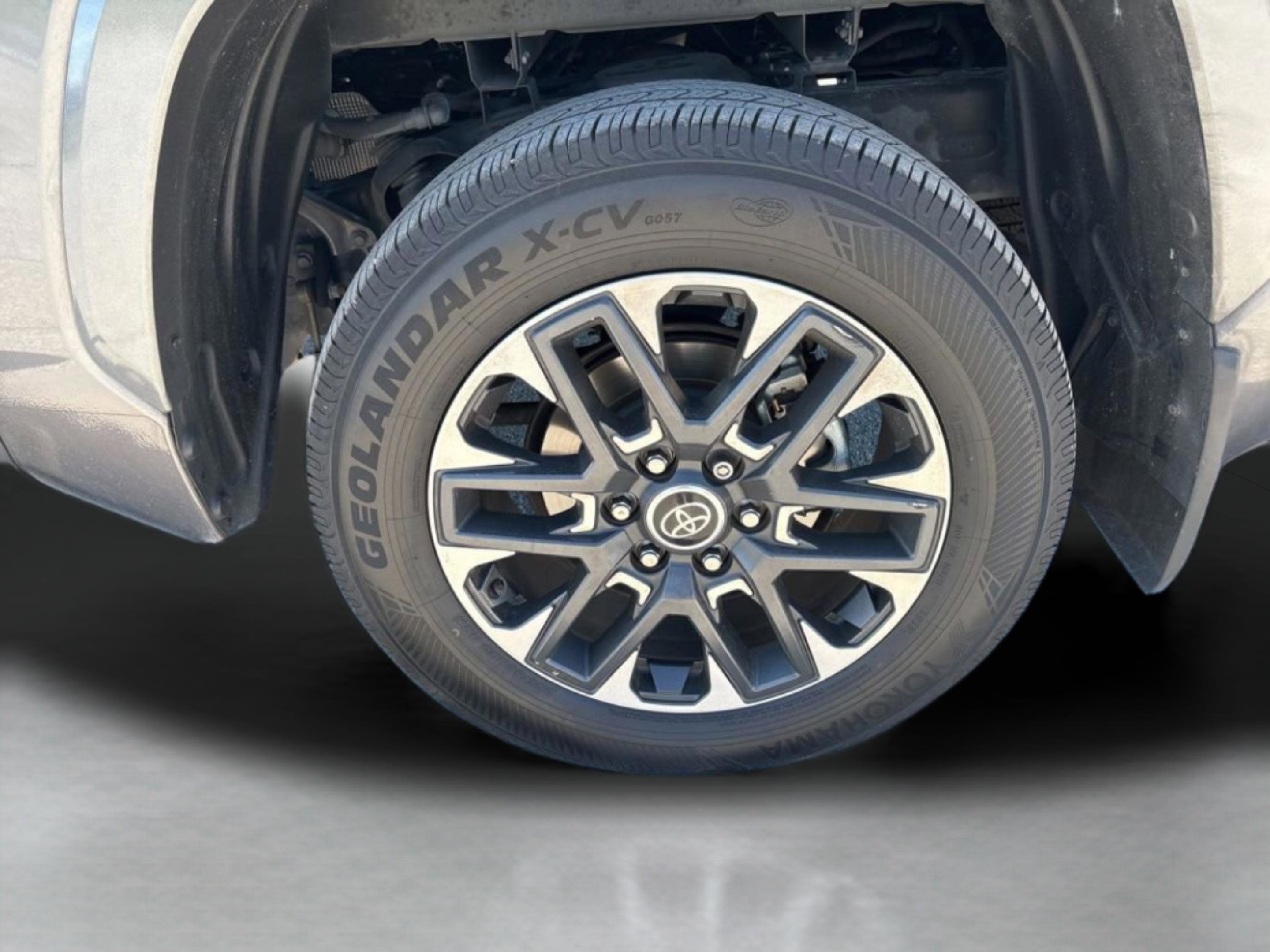 Used 2024 Toyota Tundra Limited AWD/4WD image 48