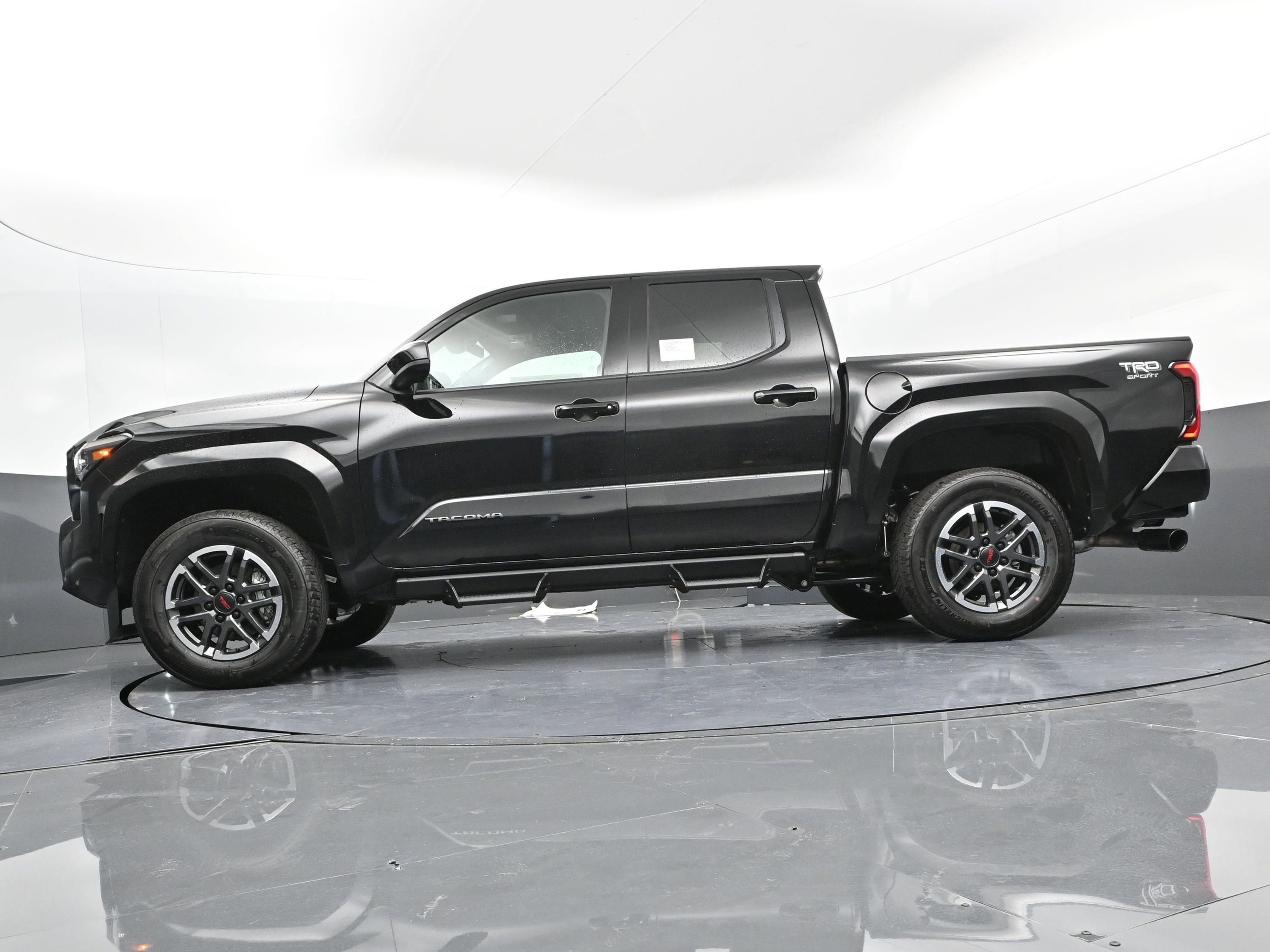 Certified 2025 Toyota Tacoma TRD Sport image 26