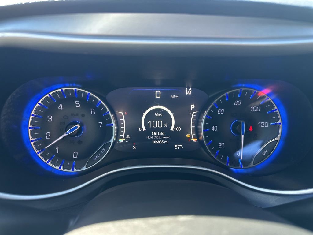 Used 2021 Chrysler Pacifica Touring w/ S Appearance Package image 2