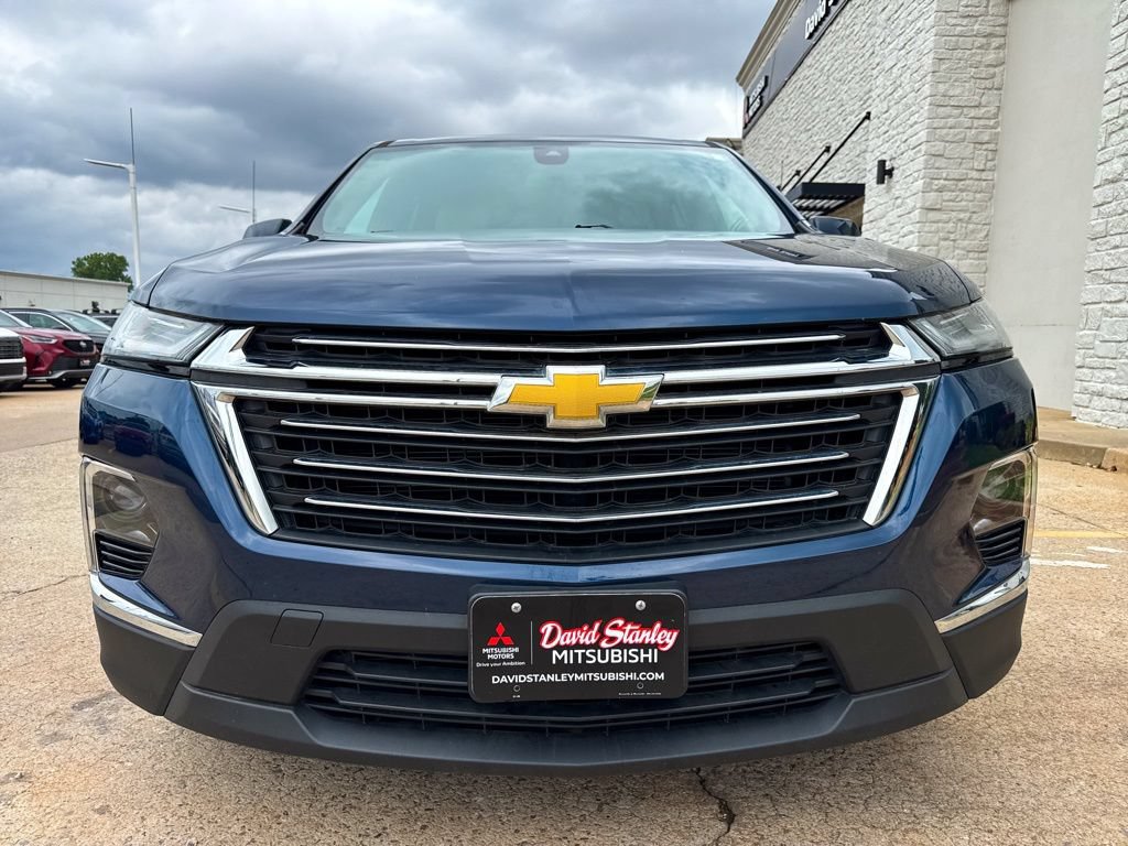 Used 2023 Chevrolet Traverse LT w/ LPO, Floor Liner Package FWD image 2