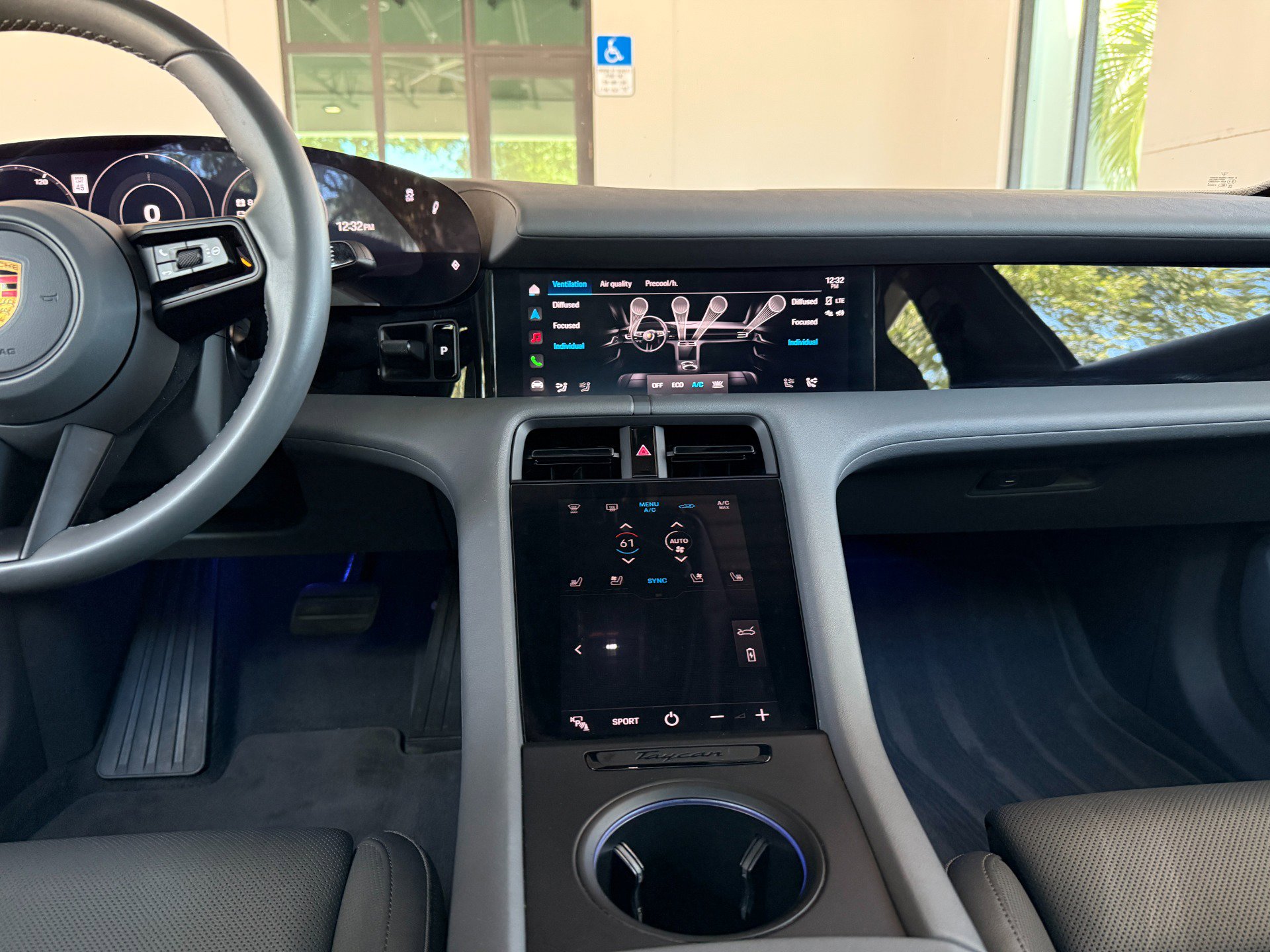 Used 2022 Porsche Taycan image 37