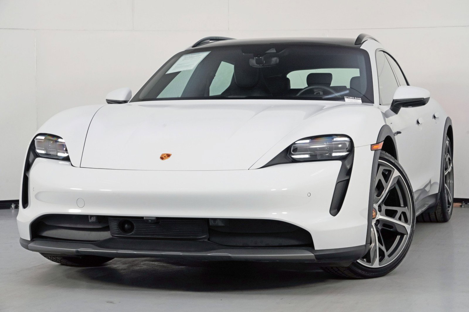 Used 2021 Porsche Taycan 4 Cross Turismo w/ Premium Package AWD/4WD image 3