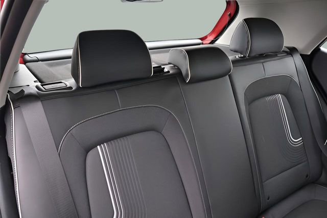 Used 2023 Hyundai Venue Limited image 15