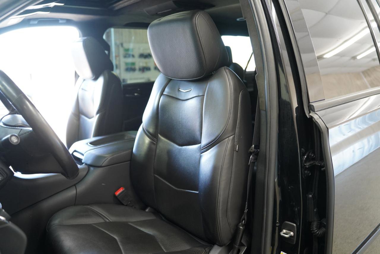 Used 2019 Cadillac Escalade ESV Platinum w/ Escalade Sport Edition image 24