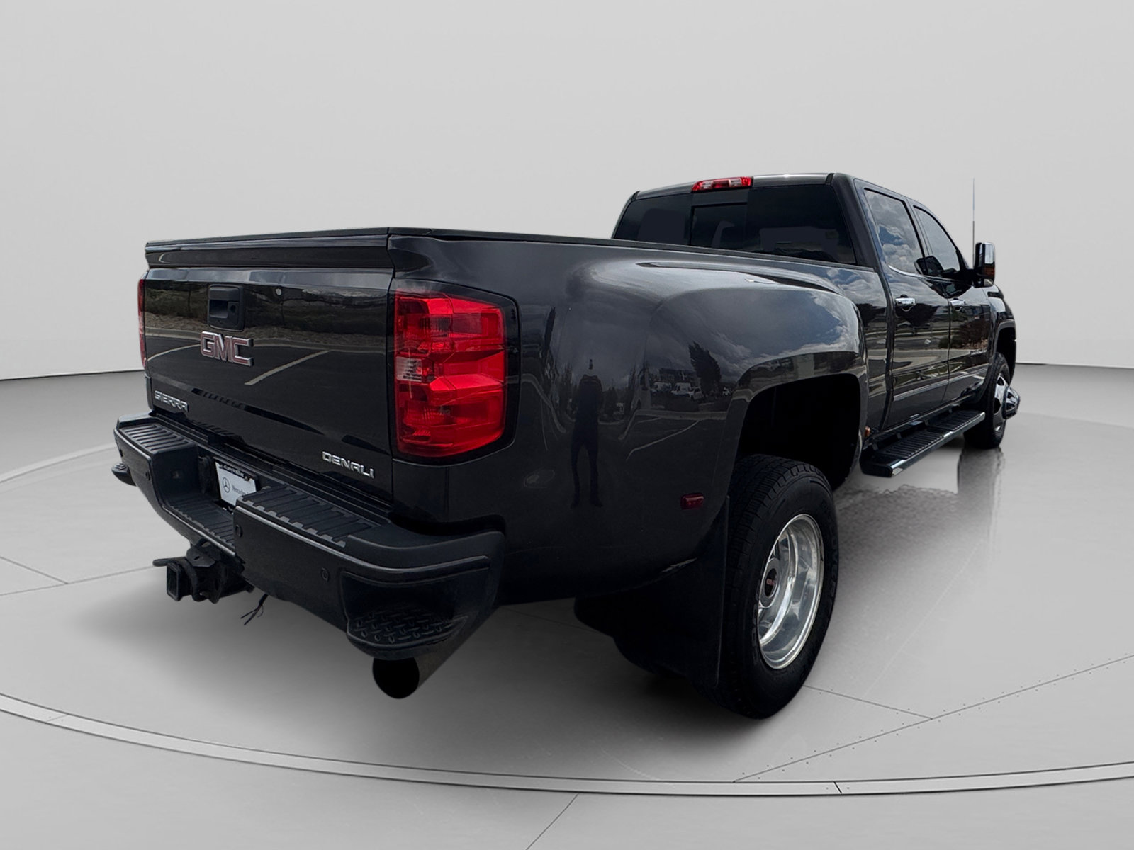 Used 2016 GMC Sierra 3500 Denali w/ Duramax Plus Package AWD/4WD image 5