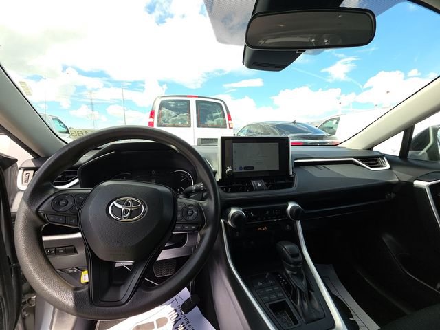Used 2024 Toyota RAV4 LE AWD/4WD image 10