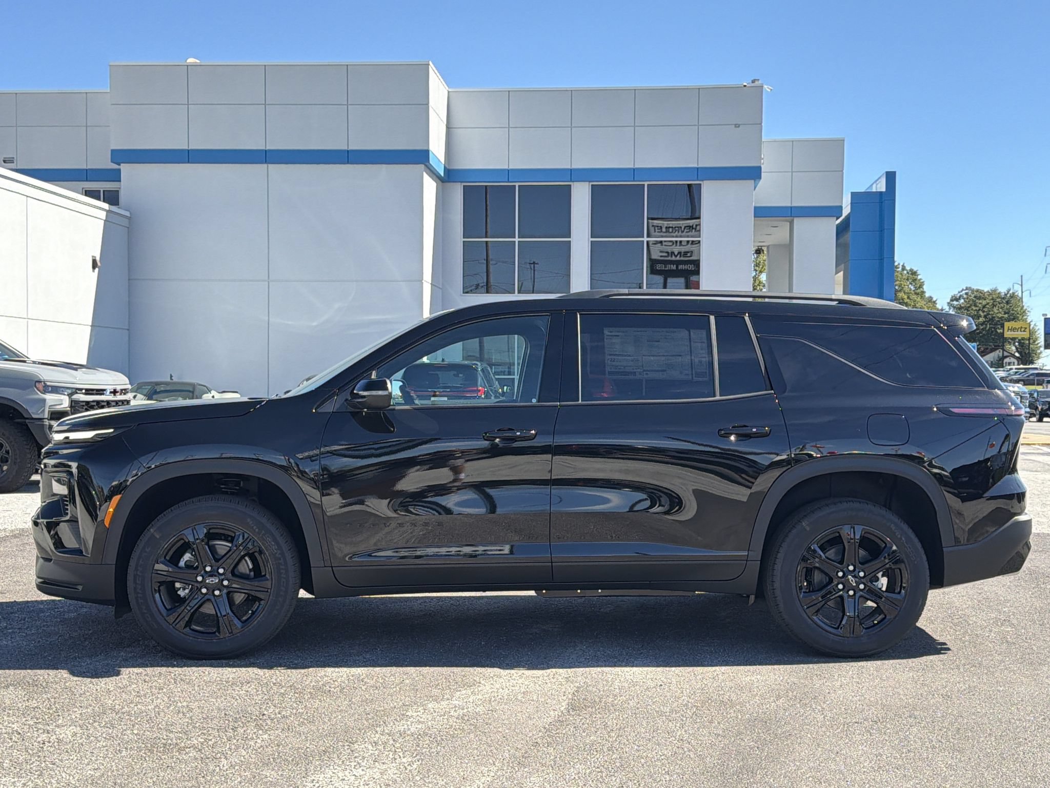 New 2027 Chevrolet Traverse LT w/ Midnight/Sport Edition FWD image 21