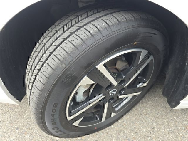 Used 2024 Nissan Sentra SV image 9