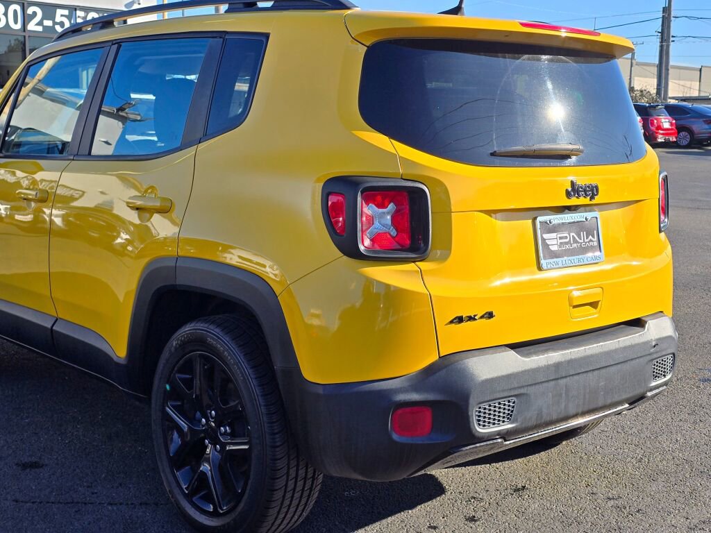 Used 2018 Jeep Renegade Altitude AWD/4WD image 9