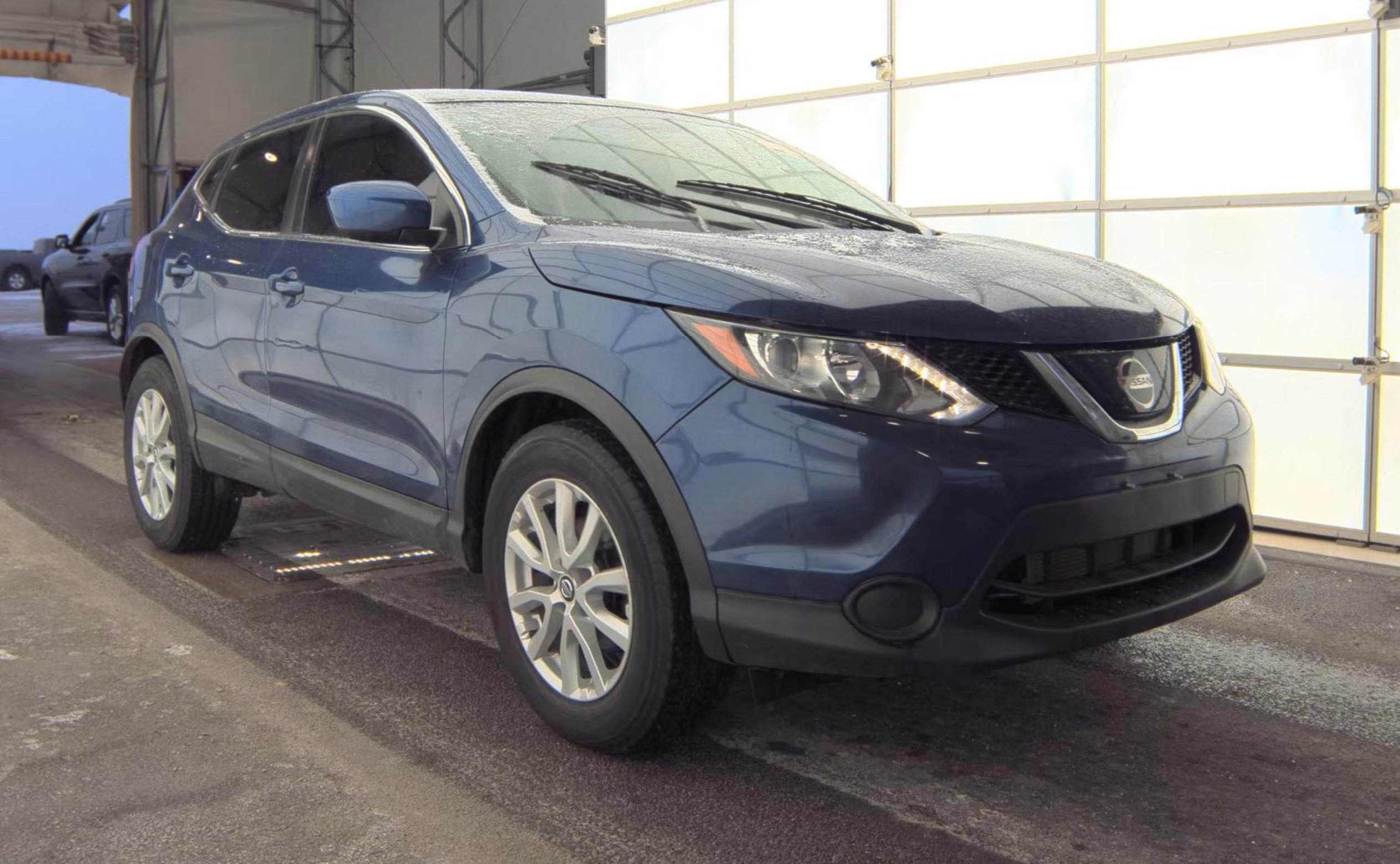 Used 2019 Nissan Rogue Sport S image 3