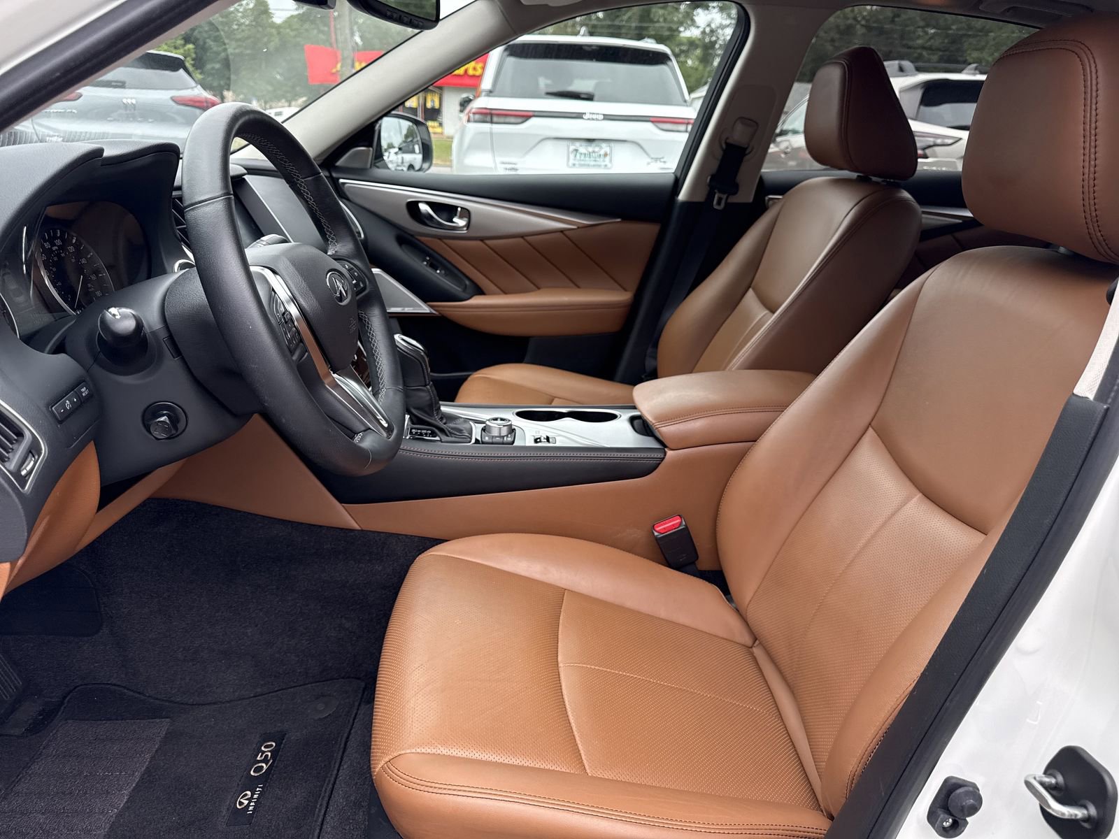 Used 2023 INFINITI Q50 Luxe w/ Cargo Package RWD image 9