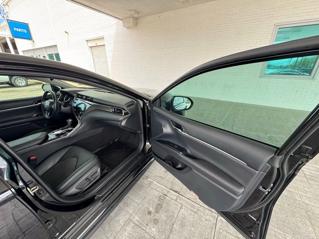 Used 2019 Toyota Camry XSE FWD image 14