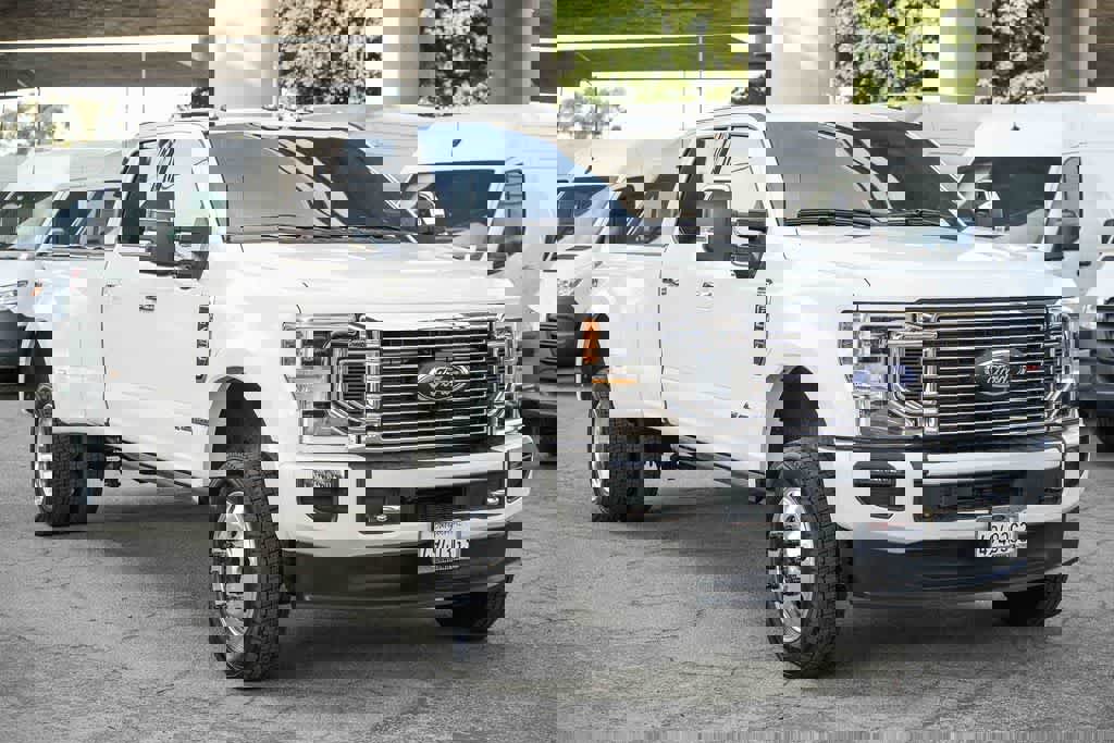 Used 2021 Ford F450 Platinum w/ FX4 Off-Road Package image 3