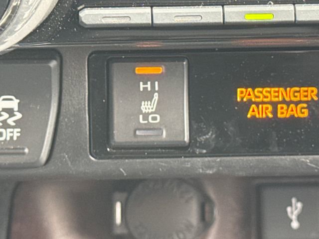 Used 2020 Toyota RAV4 Limited w/ Carpet Mat Package AWD/4WD image 36