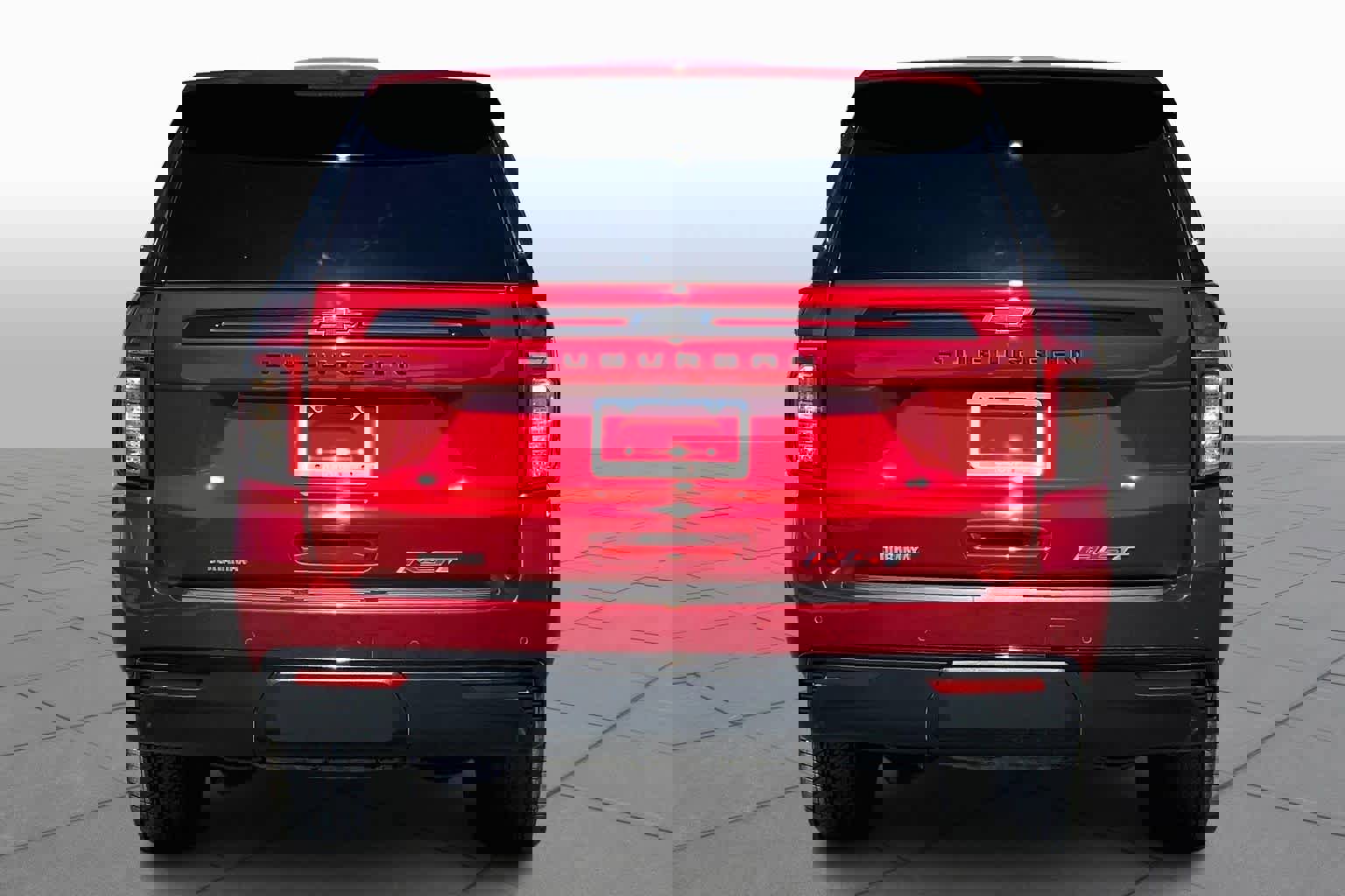 Used 2023 Chevrolet Suburban RST w/ Luxury Package image 5