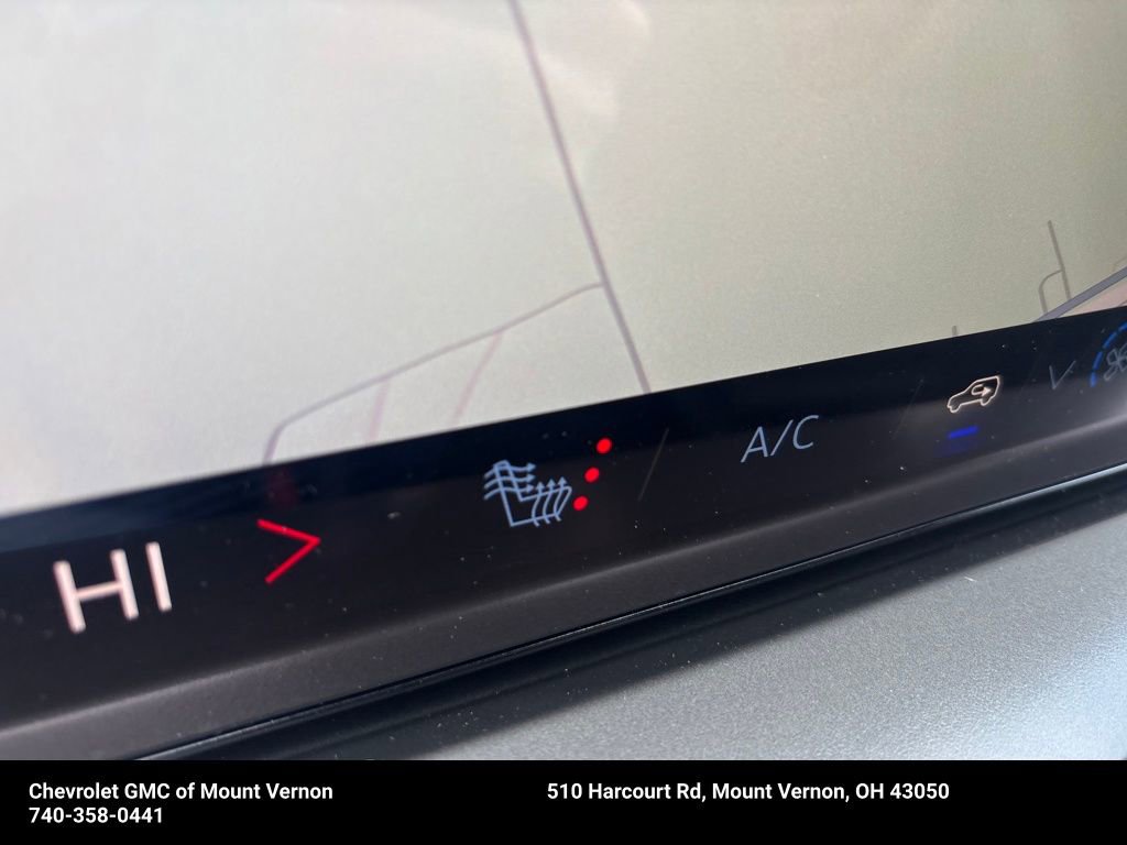 New 2026 Chevrolet Traverse LT w/ LPO, Floor Liner Package image 32